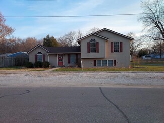 408 E St Louis St, Knox, IN 46534