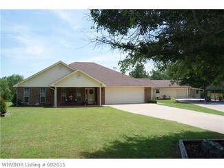 110724 S 4750 Rd, Muldrow, OK 74948
