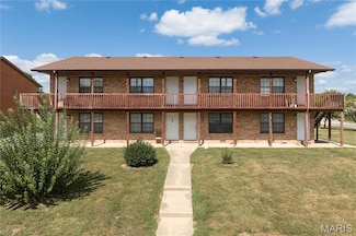 1 Pheasantwood Dr, Belleville, IL 62226