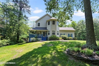 301 Cranberry Rd, Farmingdale, NJ 07727