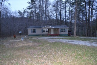 2560 Bat Town Rd, Crab Orchard, TN 37723