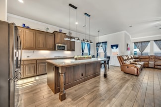 717 Willowbranch Ln, Midlothian, TX 76065