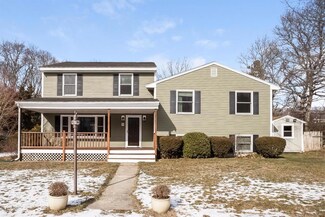 9 Lakewood Cir, Sagamore Beach, MA 02562