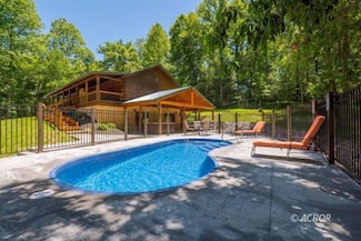 21801 Sterling Rd, Logan, OH 43138