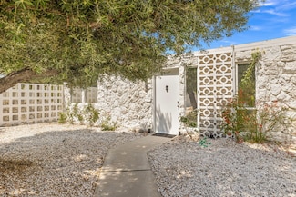 811 E Grace Cir, Palm Springs, CA 92262