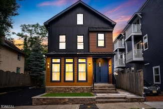 10 Frink St, Montclair, NJ 07042