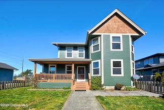 1324 9th Ave, Seaside, OR 97138