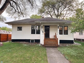 719 15th St S, Fargo, ND 58103
