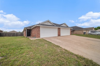 208 Robin St, Crowley, TX 76036