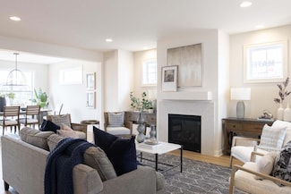 4819 Baker Reserve Ln, Maple Plain, MN 55359