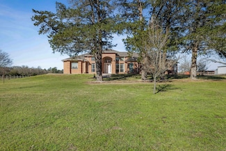 128 Duke Rd, Bedias, TX 77831