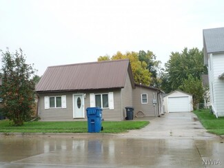 219 W Main St, Hinton, IA 51024