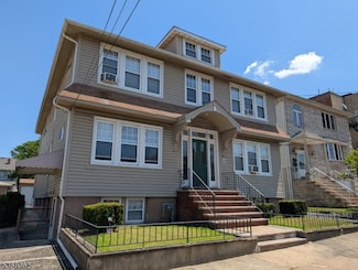 549 2nd Ave Unit 1L, Lyndhurst, NJ 07071