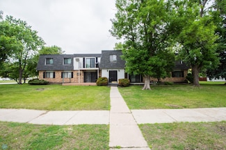 2417 Demores Dr S Unit 2, Fargo, ND 58103
