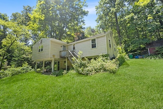 10 Eastview Dr, New Milford, CT 06776