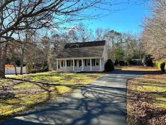 12 Pierre Vernier Dr, Mashpee, MA 02649