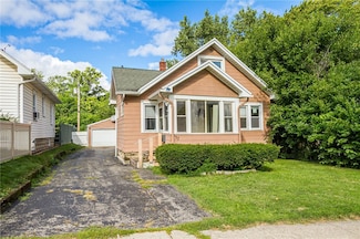 37 Glenora Dr, Rochester, NY 14615