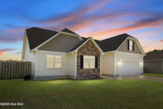 501 Violet Ct, Maysville, NC 28555