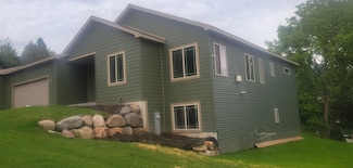 1432 Martiny Ct, Baraboo, WI 53913