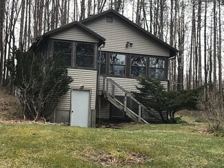 399 Hillside Rd, Pownal, VT 05261