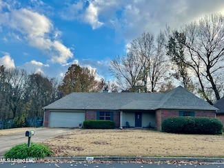 841 Snow Pine Dr, Southaven, MS 38671