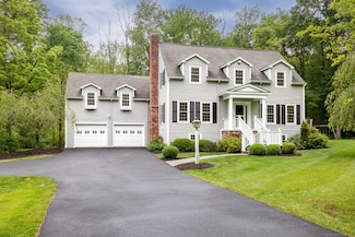49 Lamppost Dr, Redding, CT 06896