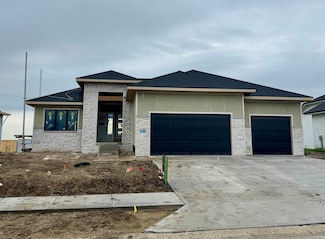 12380 Windsor Dr, Papillion, NE 68046