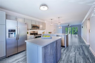 3021 Sandpiper Bay Cir Unit 106, Naples, FL 34112