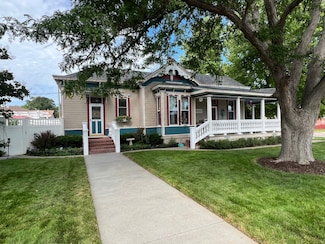 305 S Quincy St, Saint Francis, KS 67756