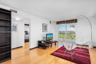 816 NW 11th St Unit 1101, Miami, FL 33136
