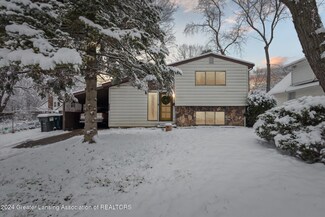 3503 Parkway Dr, Lansing, MI 48910