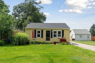 3832 Lovers Ln, Kalamazoo, MI 49001
