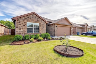 1248 Edgewater Dr, Azle, TX 76020