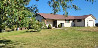 5249 58th St, Meriden, KS 66512