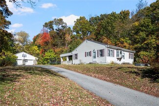 304 Getchell Ave, Woonsocket, RI 02895