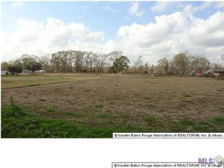8365 Robert St, Sorrento, LA 70778