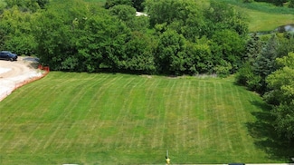 1720 Burr Oaks Dr, West Des Moines, IA 50266