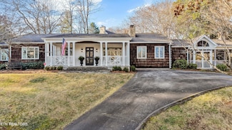1233 Forest Brook Rd, Knoxville, TN 37919