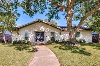 4774 Snow Dr, Mesquite, TX 75150