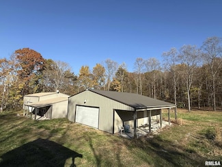 880 S Rocky Comfort Rd, Makanda, IL 62958