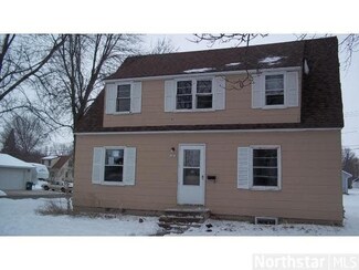 1201 14th St E, Glencoe, MN 55336