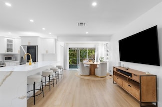 314 S M St, Lake Worth, FL 33460