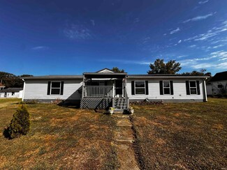 450 W Broad St, Lyons, IN 47443
