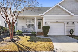 527 Village Green Dr Unit A, Morehead City, NC 28557