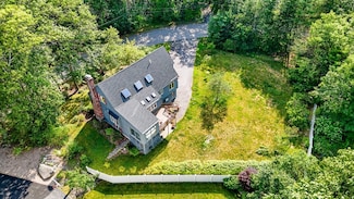 8 Horseshoe Dr, Acton, MA 01720
