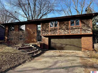 2021 S 77th St, Lincoln, NE 68506
