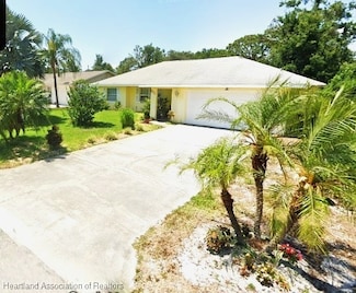 211 Kite Ave, Sebring, FL 33870