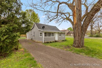 411 Russell St, Allegan, MI 49010