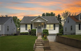 2110 W Waggoner St, Decatur, IL 62526