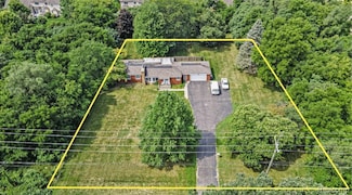 1392 S Williams Lake Rd, White Lake, MI 48386